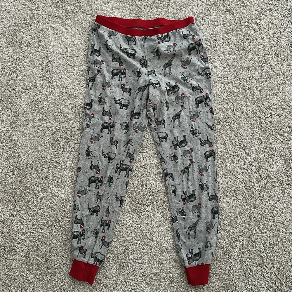 Mommy and Me Matching Christmas Pajamas - Picture 4 of 7
